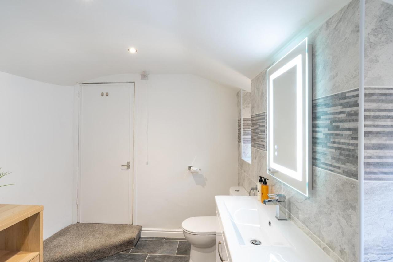 Newly-Renovated, Mid-Terrace Cottage In Porthmadog Exterior photo